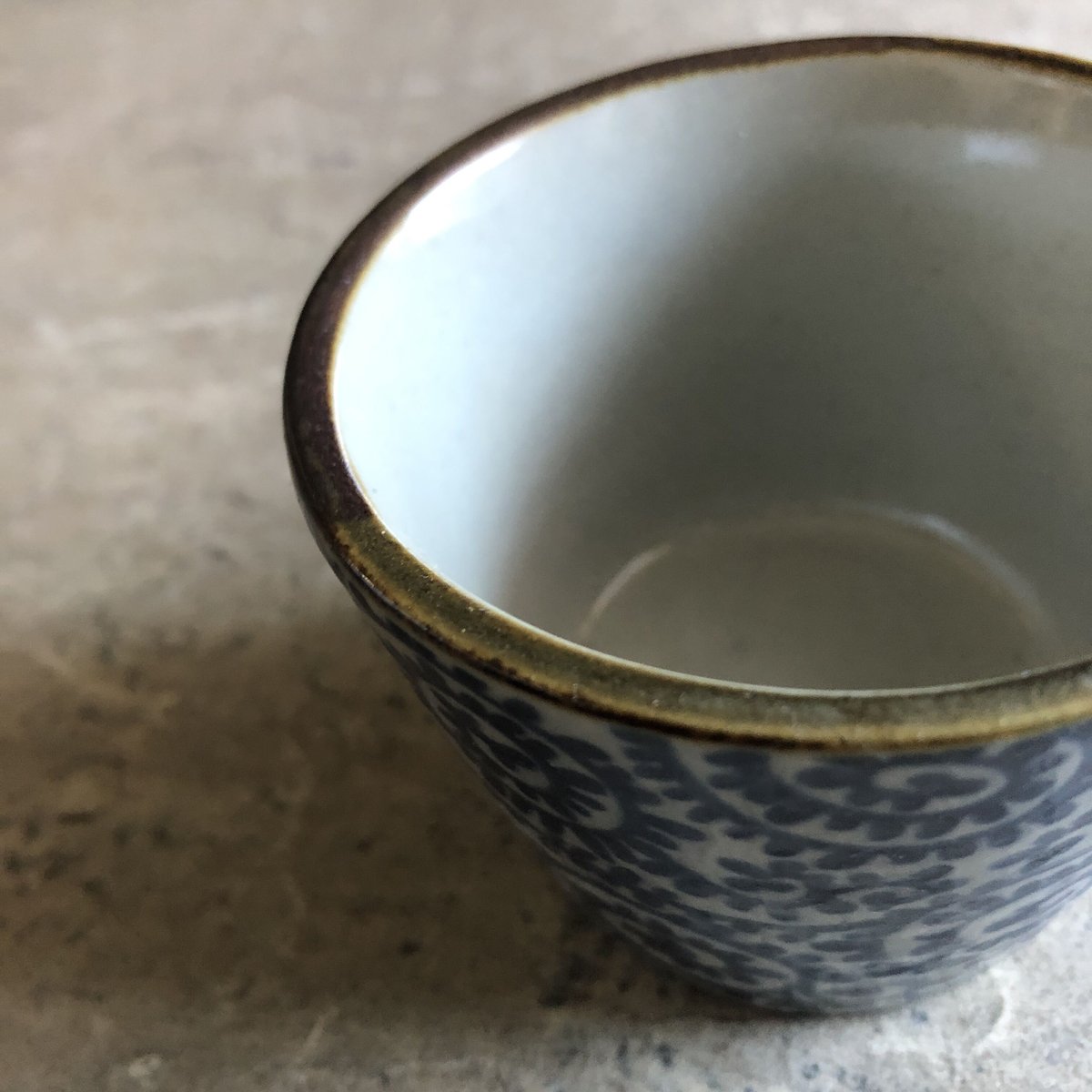 美濃焼 古染新タコ唐草蕎麦猪口 | MatsuBokkuri