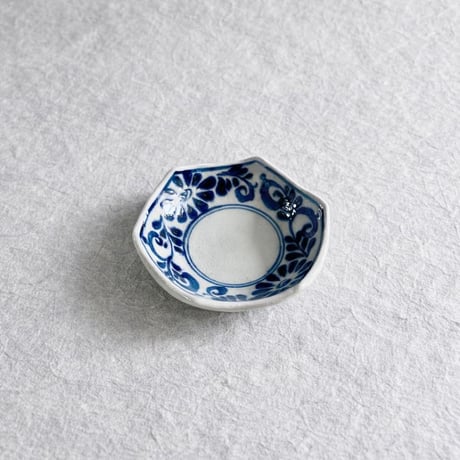 手描き模様の陶器 手描きの器 | STORES