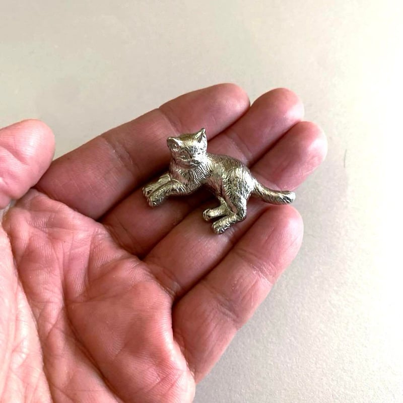 atrie_y 太田祐輔 錫製猫の箸置 「おすまし」 | MatsuBokkuri