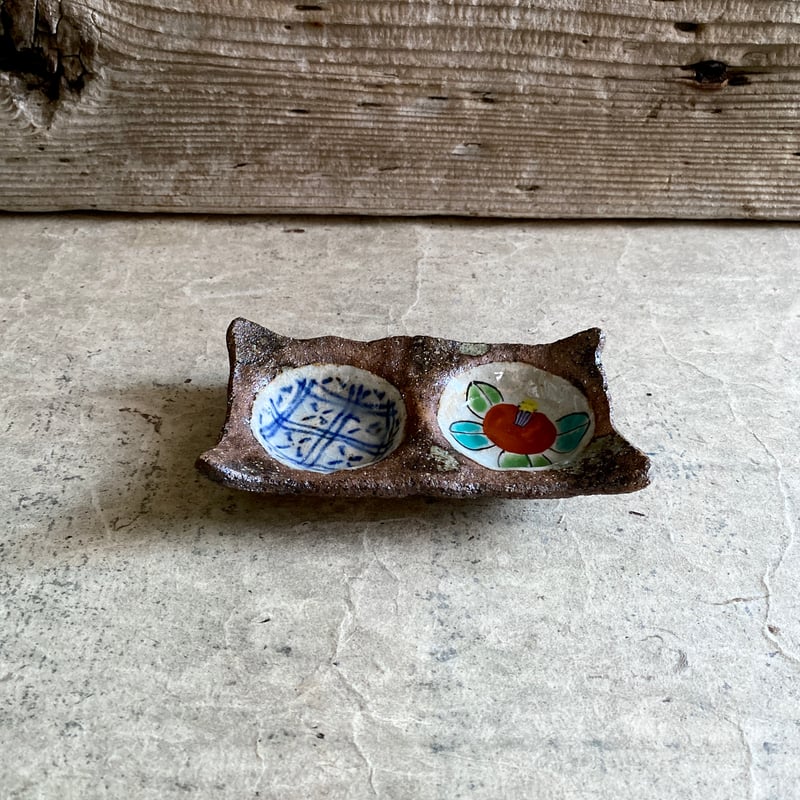 波佐見焼 洸彩窯 椿と地紋二品皿 | MatsuBokkuri