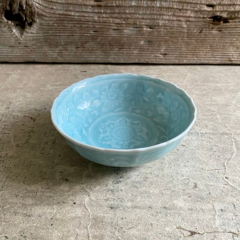 有田焼 華山窯 青磁唐草彫 小鉢 | MatsuBokkuri