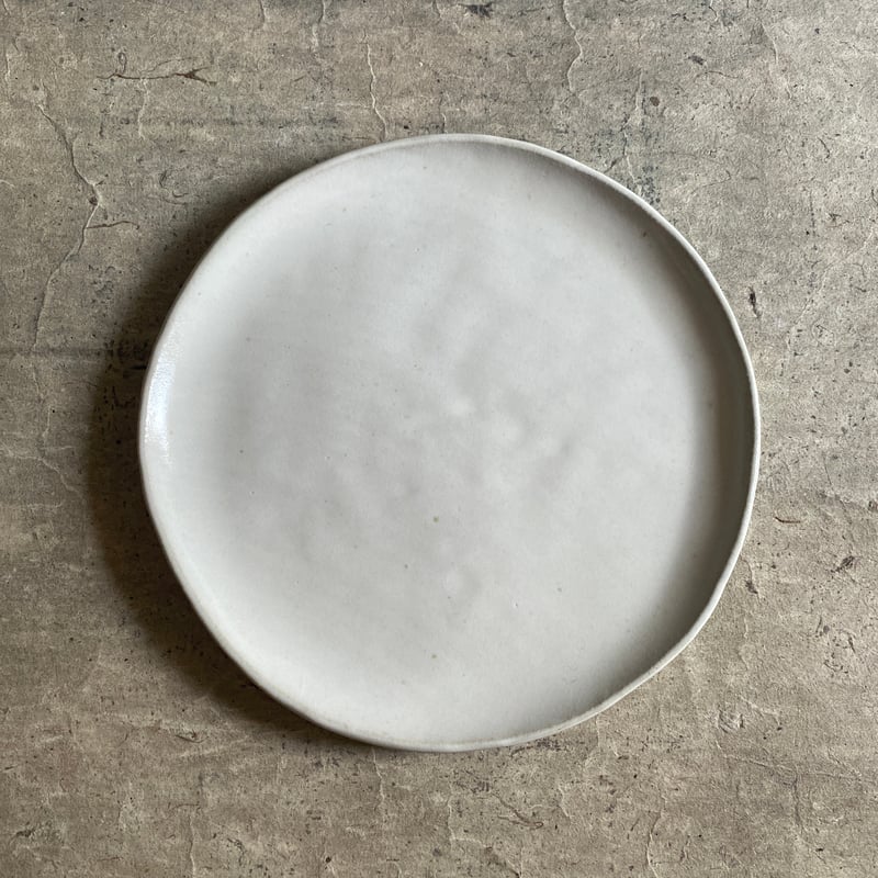 民藝　器 益子焼(？)　19cm 益子焼 白糠釉8寸平皿 | MatsuBokkuri
