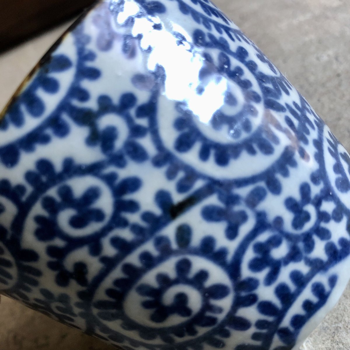 美濃焼 縞吉窯 古染新タコ唐草蕎麦猪口 | MatsuBokkuri