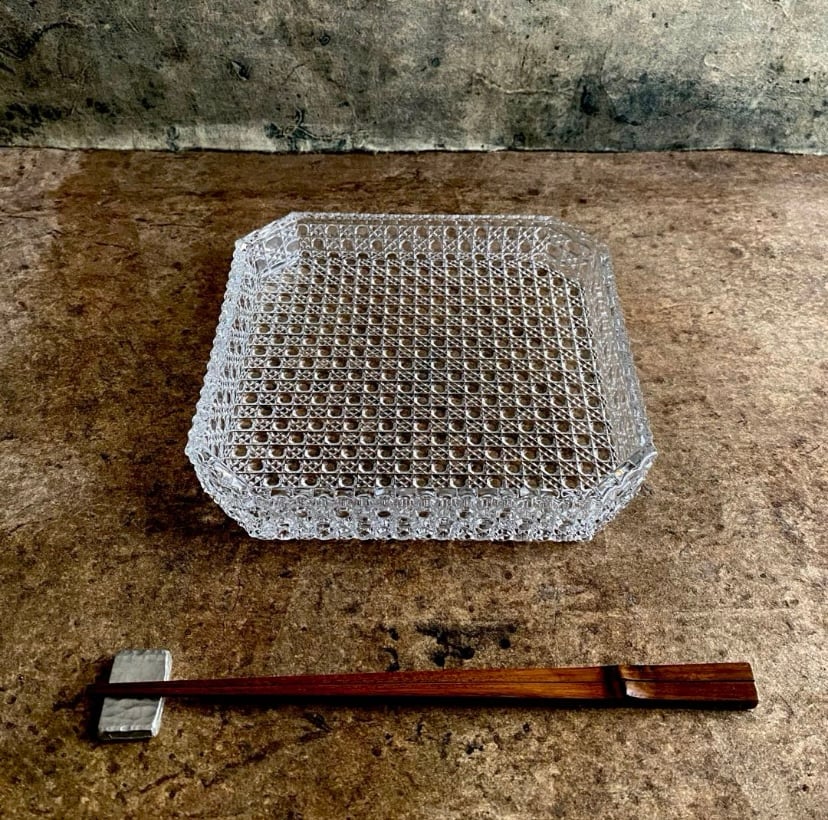 せいら 日本製和硝子　籠目八寸ガラス皿 和硝子 籠目八寸皿 | MatsuBokkuri