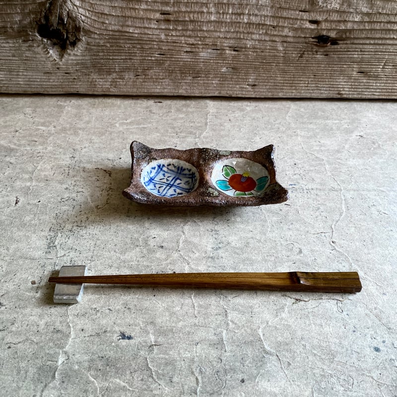 波佐見焼 洸彩窯 椿と地紋二品皿 | MatsuBokkuri