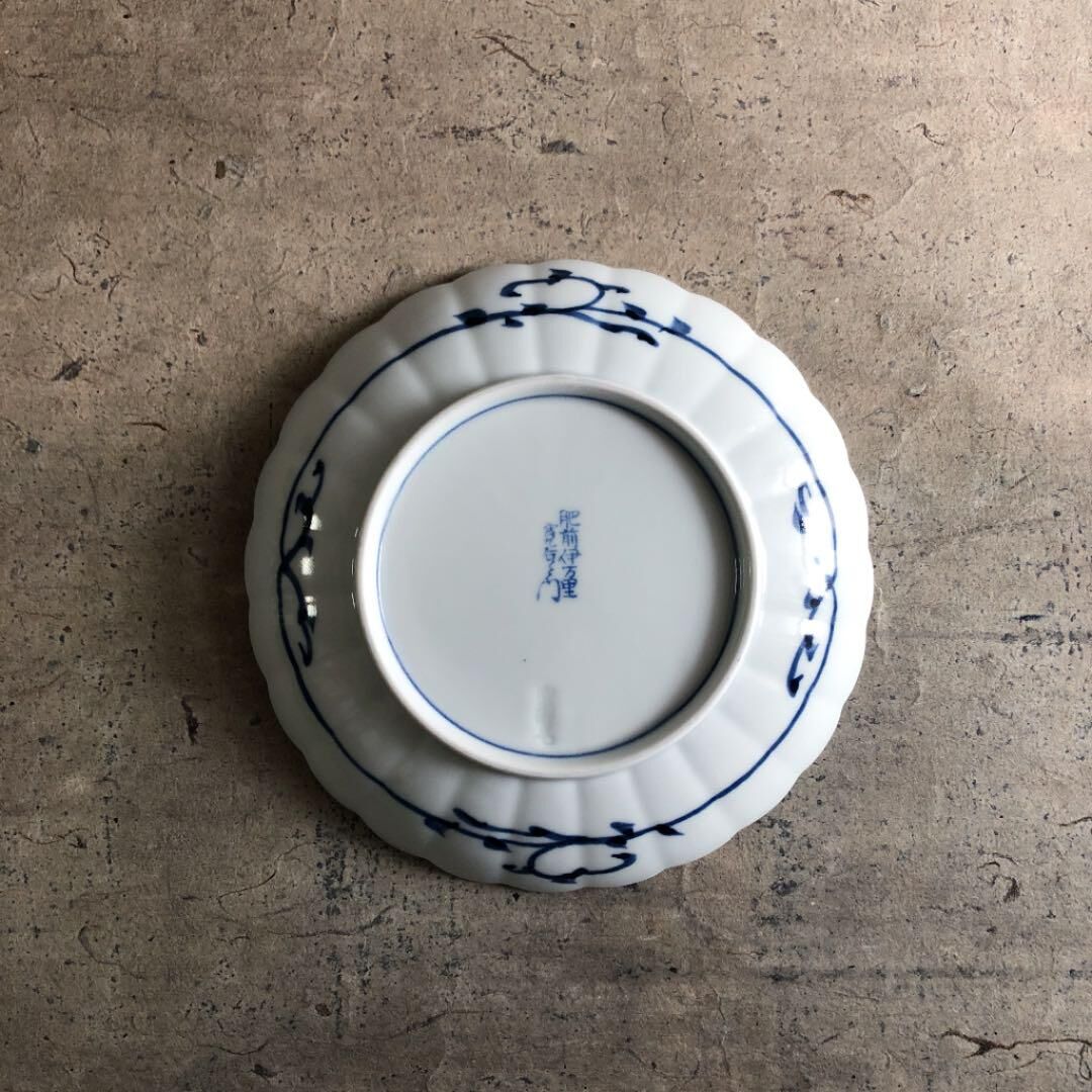 伊万里焼 寛右衛門窯 染付菊唐草6寸皿 | MatsuBokkuri