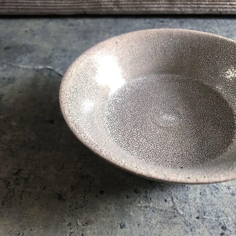 美濃焼 兵山窯 錆かいらぎ渕反り5寸浅鉢 | MatsuBokkuri