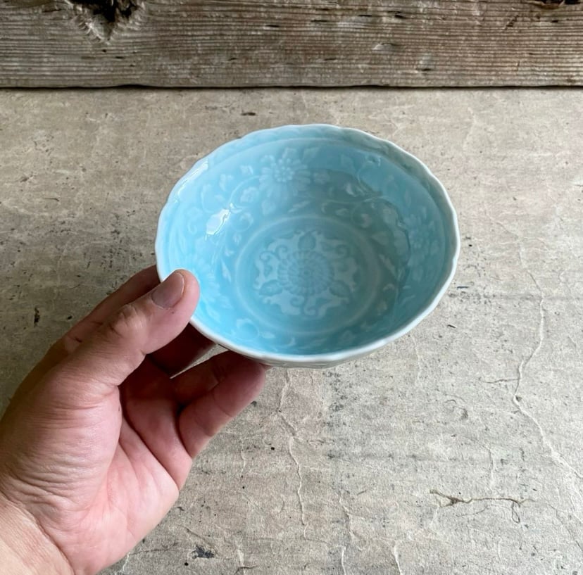 有田焼 華山窯 青磁唐草彫 小鉢 | MatsuBokkuri