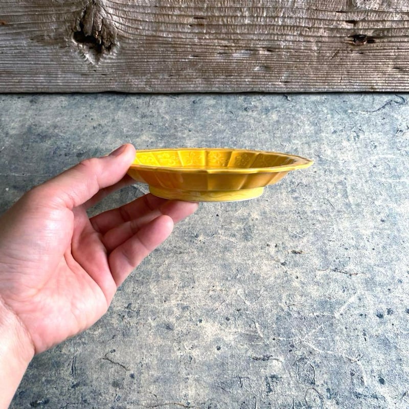 有田焼 福泉窯 黄交跡花鳥彫5寸皿 | MatsuBokkuri