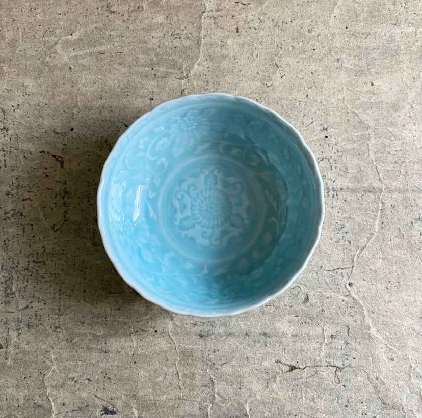 有田焼 華山窯 青磁唐草彫 小鉢 | MatsuBokkuri