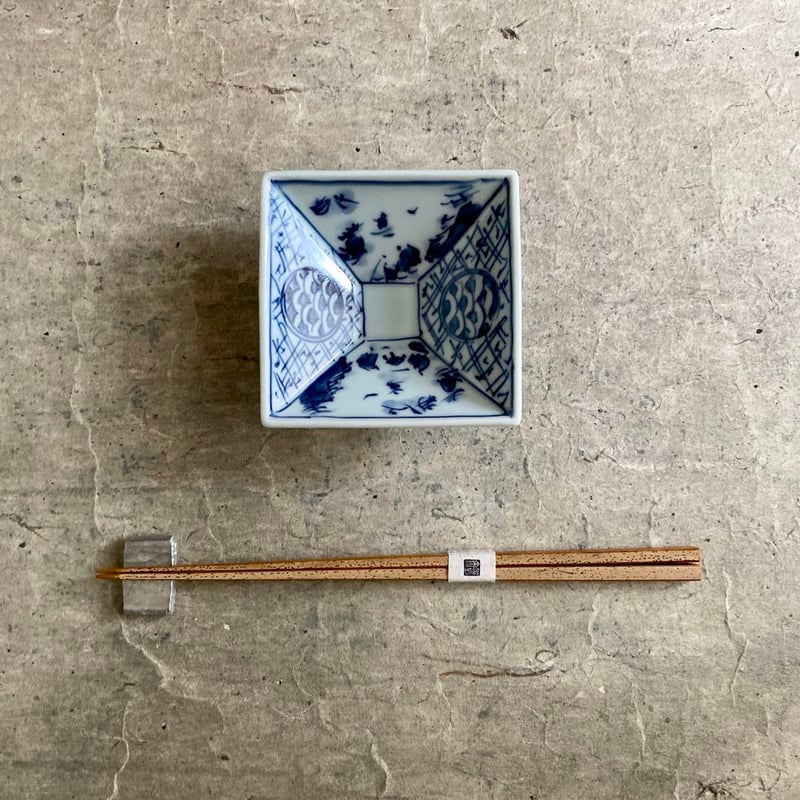 波佐見焼 一夢窯 染付地紋山水角小付 | MatsuBokkuri