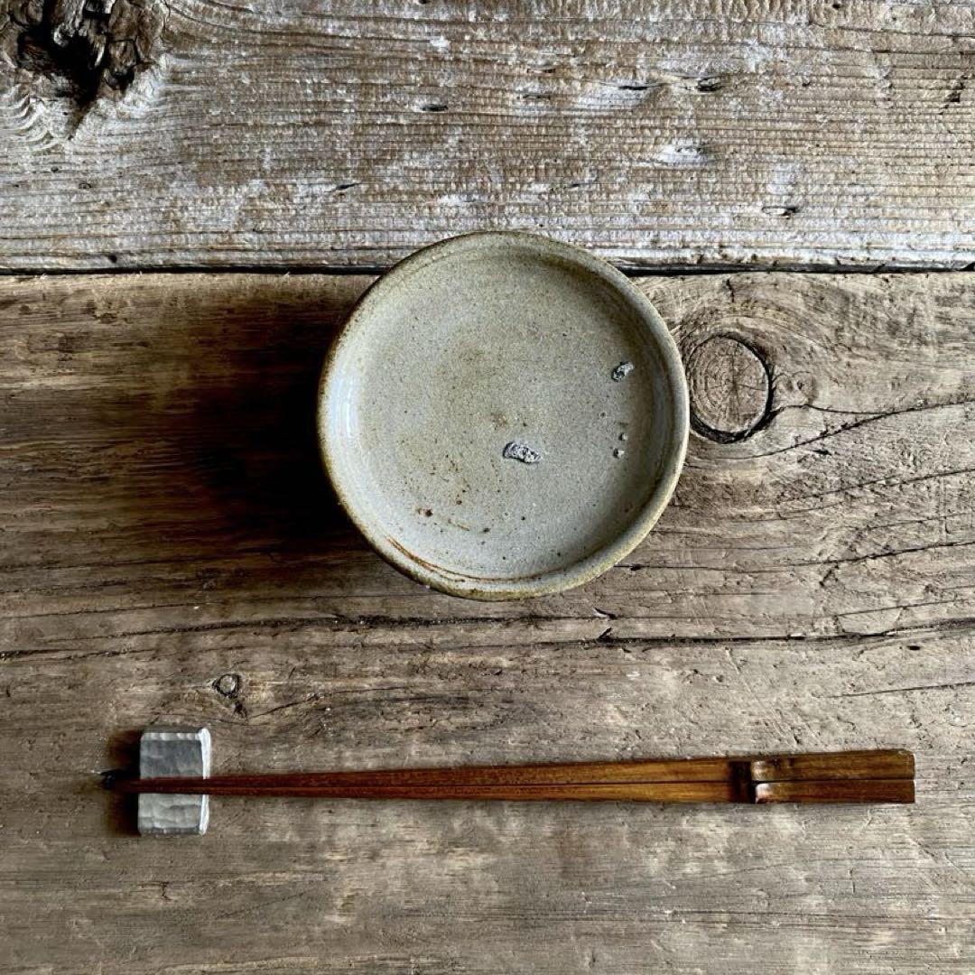 益子焼 日々是 窯変粉引高台小皿 | MatsuBokkuri