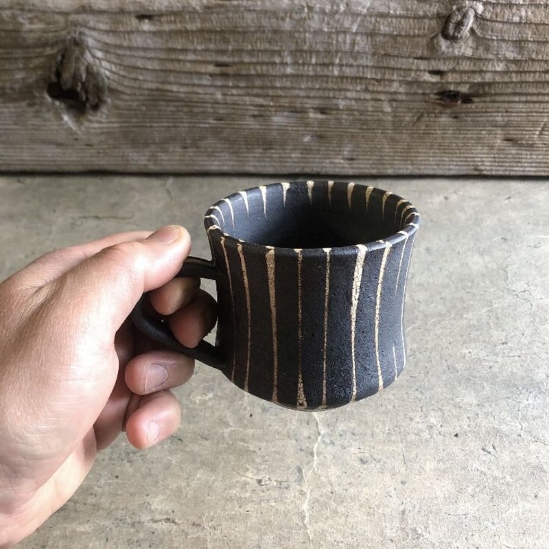 美濃焼 兵山窯 錆巻十草切立マグカップ | MatsuBokkuri