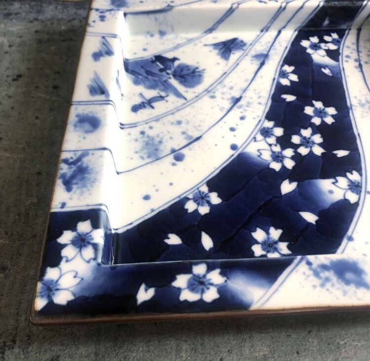 ?SALE? 有田焼 福泉窯 染付変り絵捻り紋正角盛皿 | MatsuBokkuri