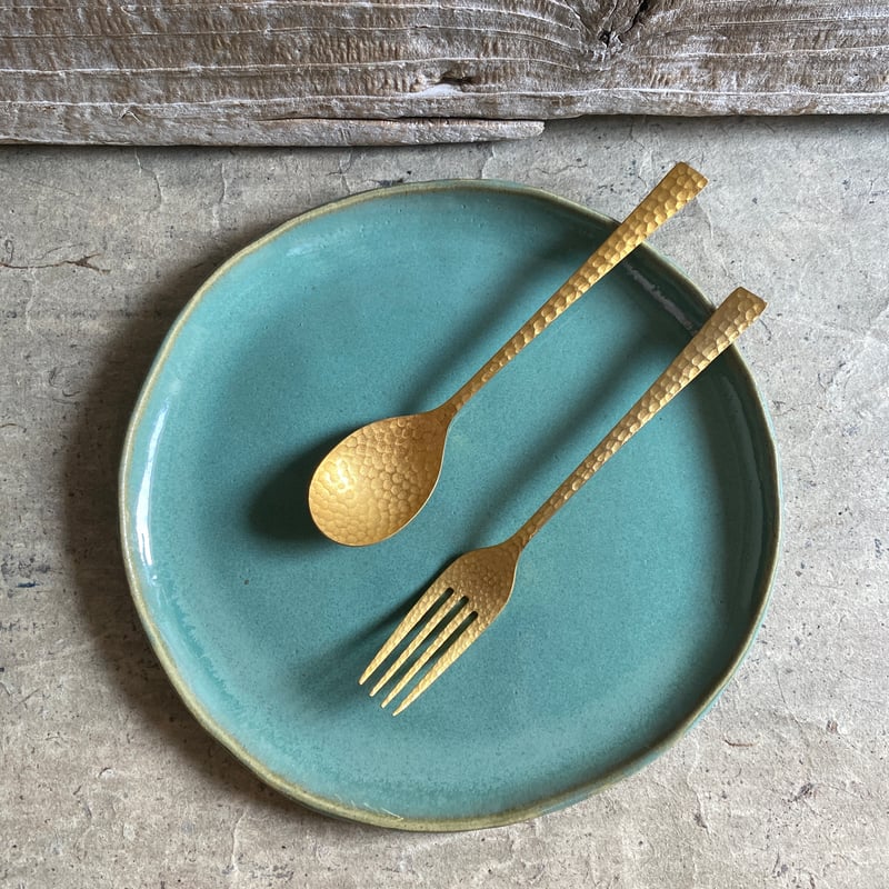 益子焼　皿 益子伝統釉_糠白釉 8寸平皿｜白のつかもと｜益子焼つかもと