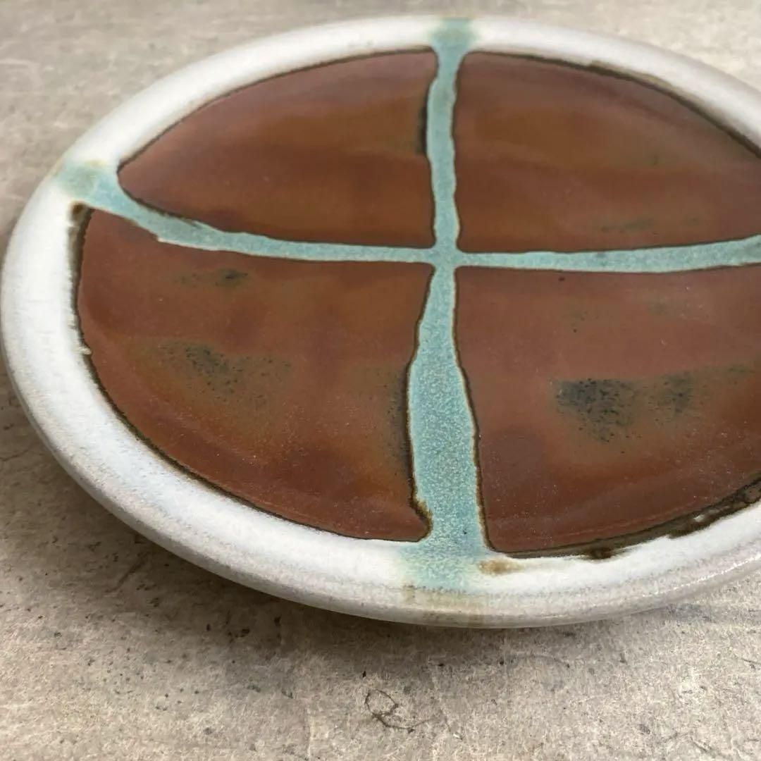 益子焼 柿釉渕糠青磁クロス7寸丸皿 | MatsuBokkuri