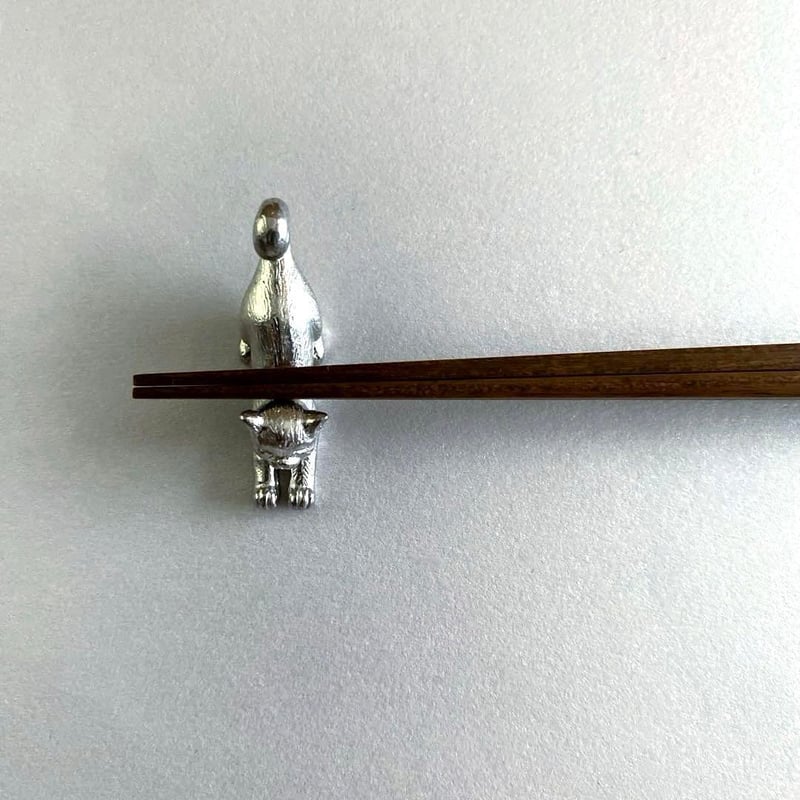 atrie_y 太田祐輔 錫製猫の箸置 「のび」 | MatsuBokkuri