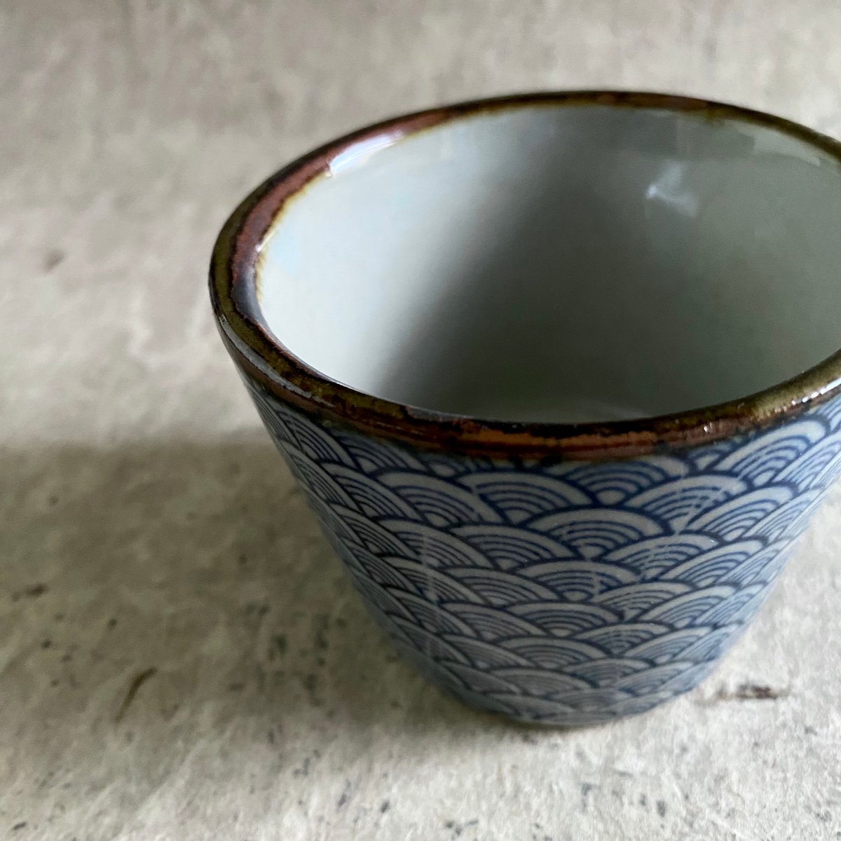 美濃焼 縞吉窯 古染青海波模様 蕎麦猪口 | MatsuBokkuri