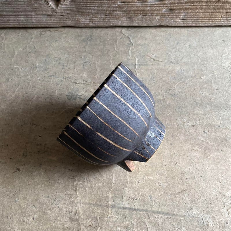 美濃焼 兵山窯 黒錆巻十草切立高台鉢 | MatsuBokkuri