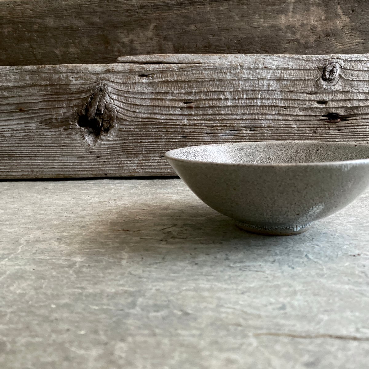 美濃焼 兵山窯 錆かいらぎ平小鉢 | MatsuBokkuri