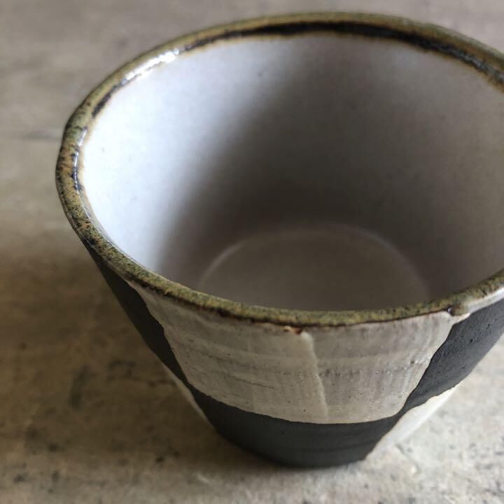 美濃焼 縞吉窯 鉄黒釉市松模様 蕎麦猪口 | MatsuBokkuri