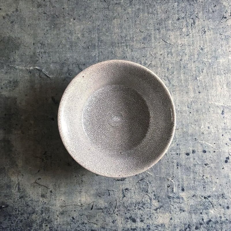 美濃焼 兵山窯 錆かいらぎ渕反り5寸浅鉢 | MatsuBokkuri