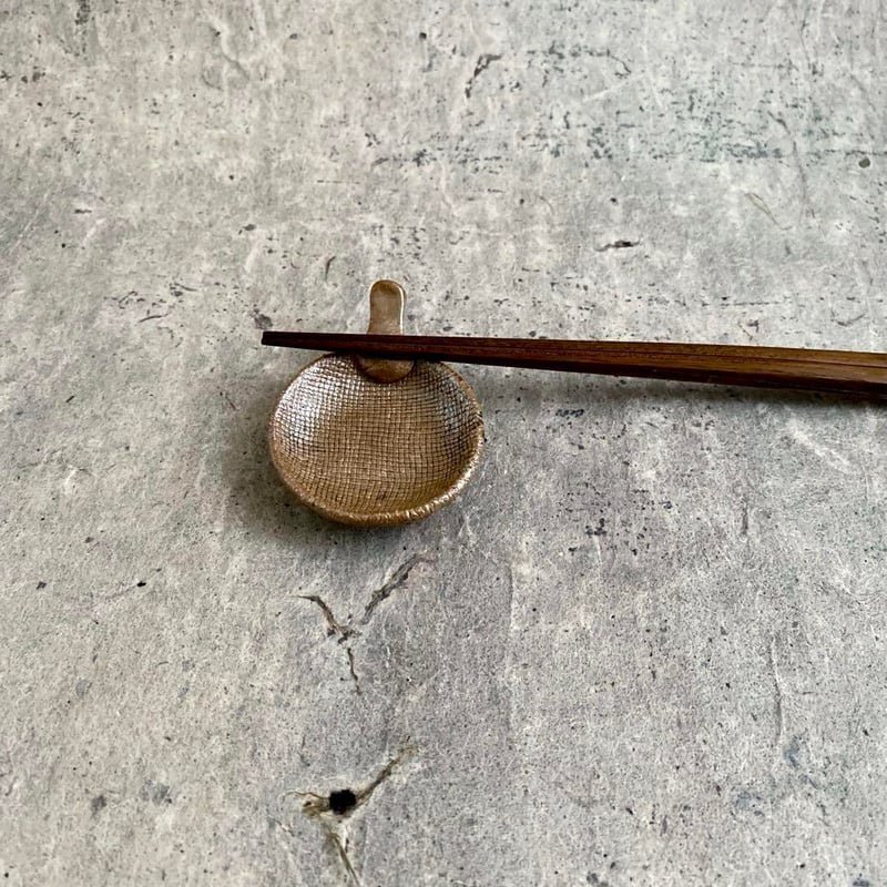 益子焼 古賀賢二 うちわ箸置豆皿 | MatsuBokkuri