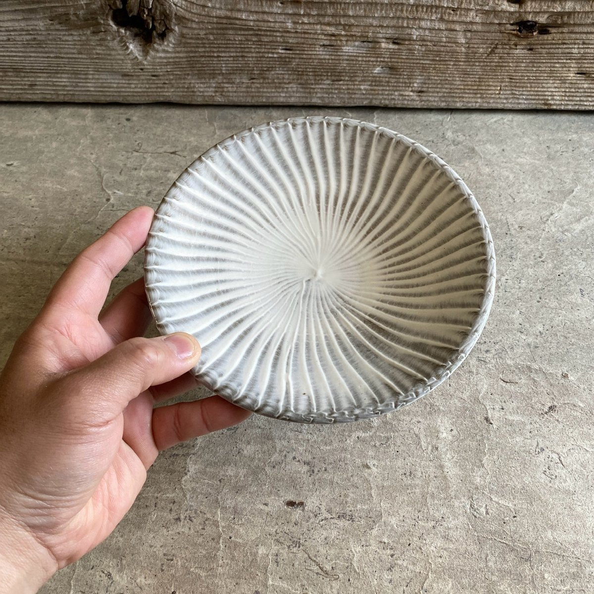 小石原焼✿超特大壺✿花器✿カンナの刷毛目使いが見事な作品です♡未使用♡芸術的 小石原焼 早川窯元 刷毛目5寸皿 | MatsuBokkuri