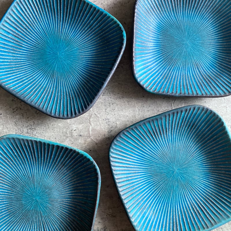 益子焼 シャビーターコイズリネンスクエアープレート | MatsuBokkuri