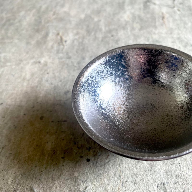 有田焼 陶悦窯 結晶掛分銀塗り平盃 | MatsuBokkuri