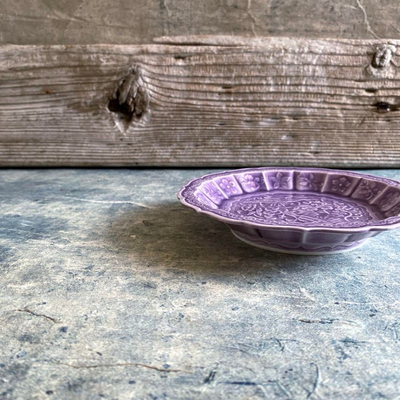 有田焼 福泉窯：染付外濃しだれ桜文 七寸皿☆最後の1枚です♡ 有田焼 福泉窯 染付変り桜散し 繭型蓋物 【小】 | ARITAYAKI STORE