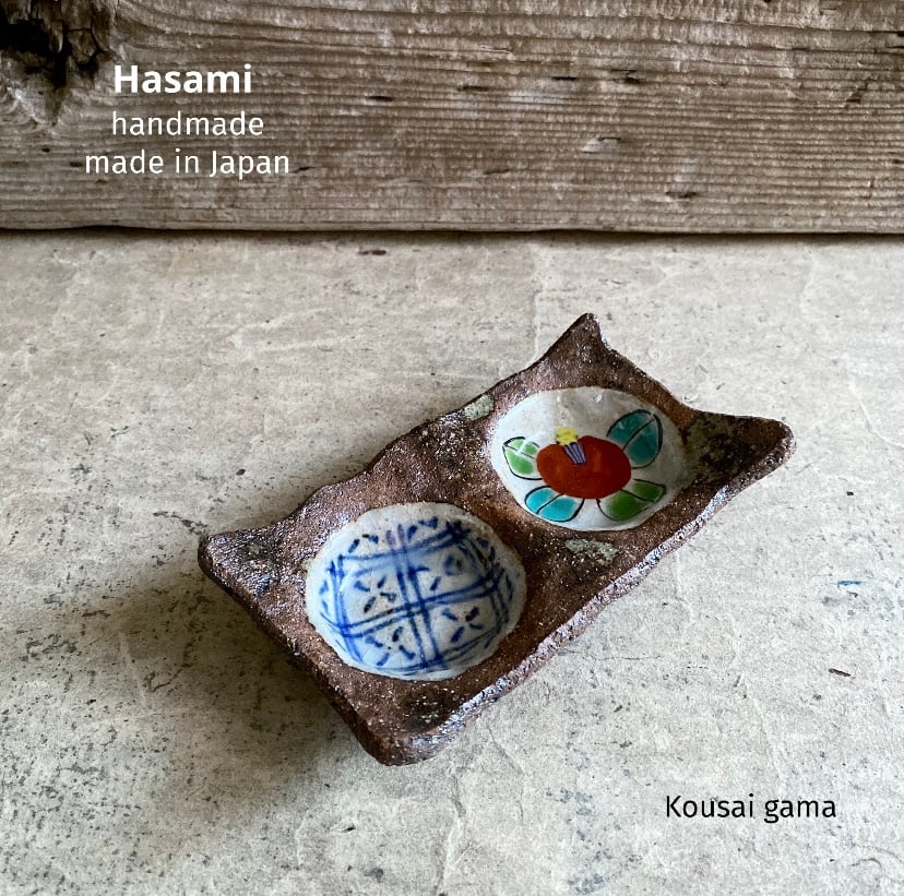 波佐見焼 洸彩窯 椿と地紋二品皿 | MatsuBokkuri