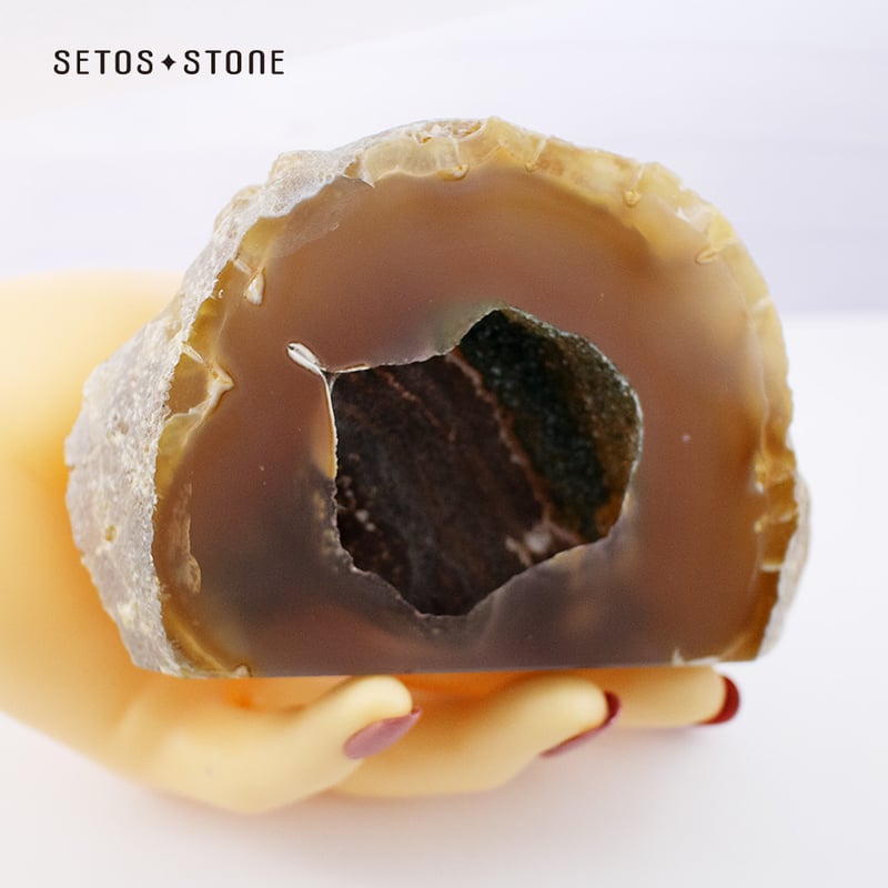 目の瑪瑙 / メノウ / agate 楽天市場】瑪瑙 メノウ アゲート 結晶 ポイント ザクザク 虹入り