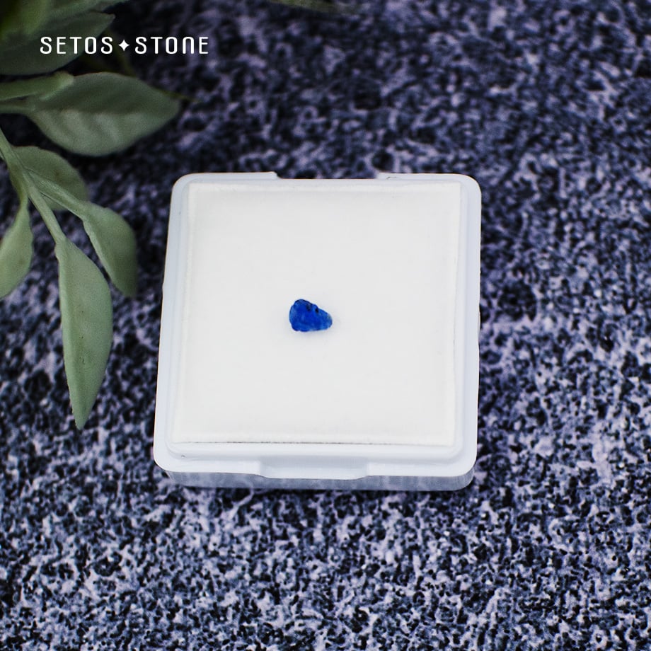 アオイナイト原石　藍方石(レア) アウイン アウィン アウイナイト 藍方石 原石 アフガニスタン産