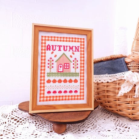 『クロスステッチキット』刺繍でつくる秋のウェルカムボード　AUTUMN㊱