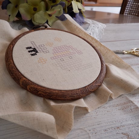 塗り絵みたいな刺繍キット 『ハロウィンの夜を彩るクロスステッチキット』