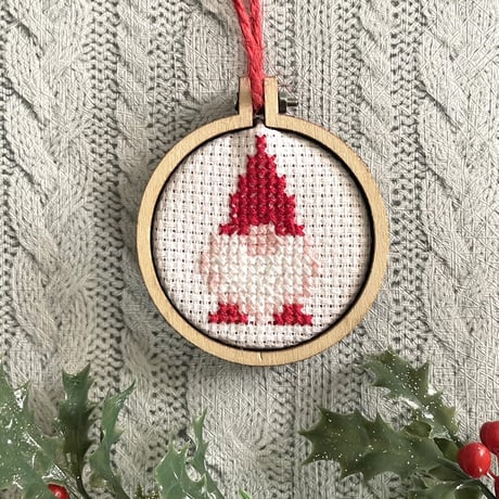 xmas Cross Stitch Pattern　ミニ図案　クロスステッチで作る刺繍のオーナメント図案　『刺繍のクリスマス飾り』