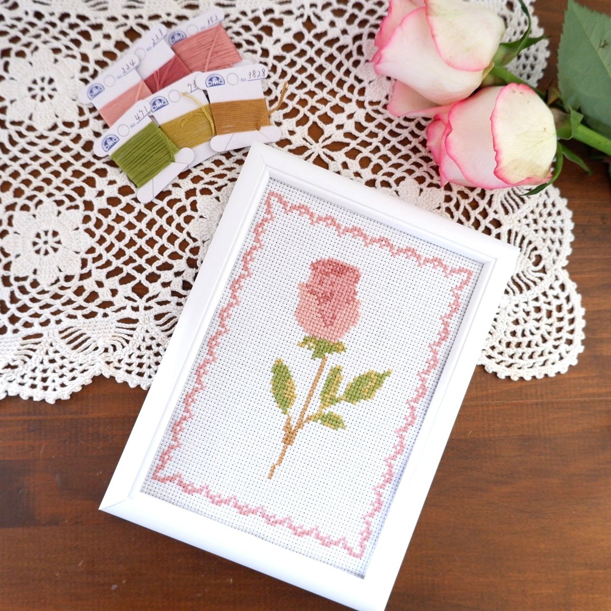 クロスステッチキット　アンティーク薔薇と苺(16CT、210色、図案印刷あり) クロスステッチキット【一輪の薔薇】アンティークローズ㉖ | Poco a poco