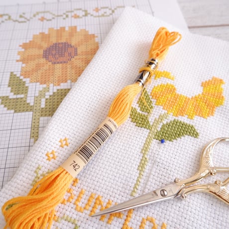 クロスステッチ刺繍 PDFダウンロード図案｜Sunflower Cross Stitch PDF Pattern｜夏の花「ひまわり」