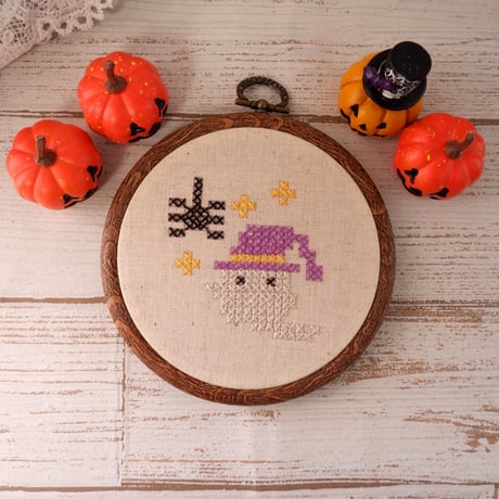 塗り絵みたいな刺繍キット 『ハロウィンの夜を彩るクロスステッチキット』