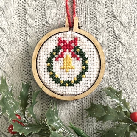 xmas Cross Stitch Pattern　ミニ図案　クロスステッチで作る刺繍のオーナメント図案　『刺繍のクリスマス飾り』
