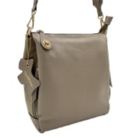 39570　Cure Borsa（クーレボルサ）多機能スクエアショルダーバッグ                  小売り希望価格13,000円