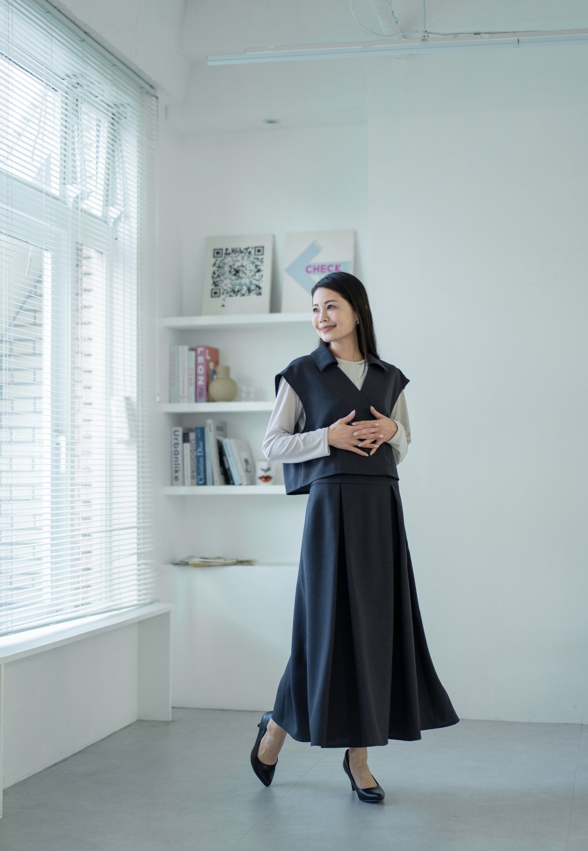 ノースリーブジャケット＆スカートセットアップ【ISSU-24109