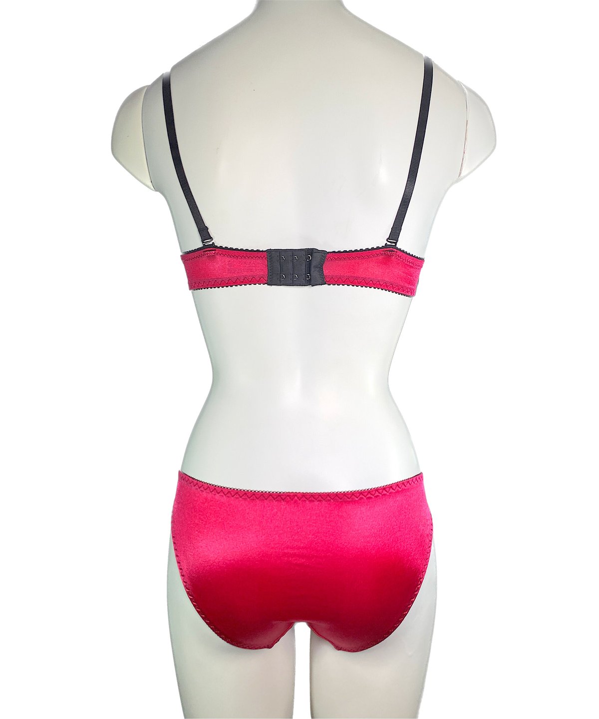 【SALE】シャンデール　ブラックレース　ボディスーツ D85 ブラジャーセット シャンデール ロングブラジャーD85 ブラック ブラジャー | 補整