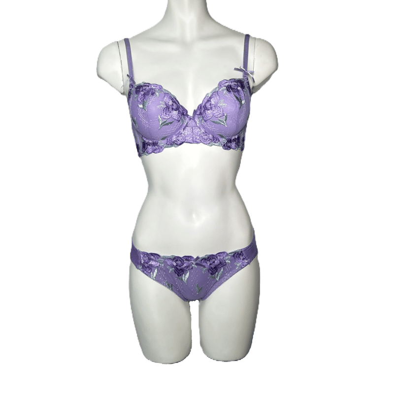 贅沢なフラワー刺繡ブラショーツ・Tバック3点セット［サイズ：B65