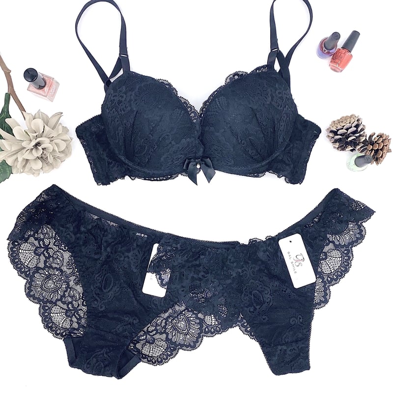 上品なストレッチレース 総レースブラショーツ・Tバック3点