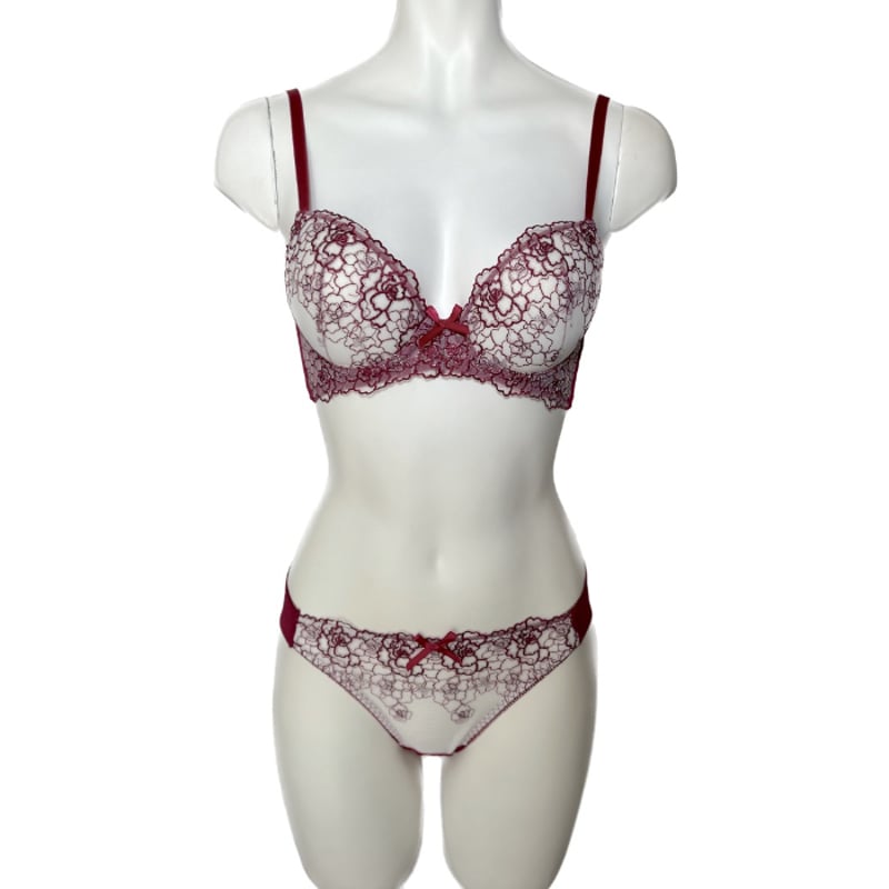 新作】 エレガントでフェミニンなブラショーツ・Tバック3点セット