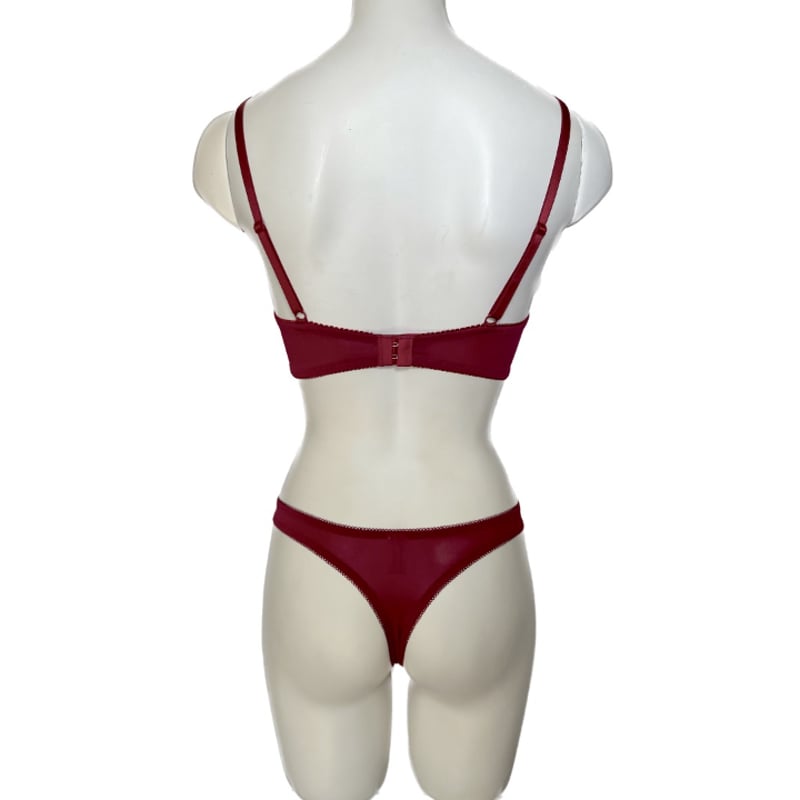 エレガントでフェミニンなブラショーツ・Tバック3点セット [サイズ