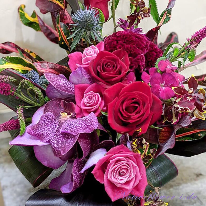 アレンジメント】赤紫色のお花 | ネイティブの花屋