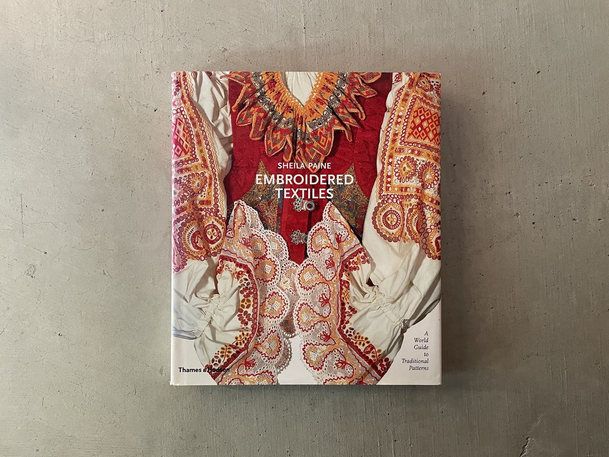 Embroidery Italian fashion 希少 洋書 モードの世界 Embroidery Italian fashion 希少 洋書 モードの世界 Embroidery